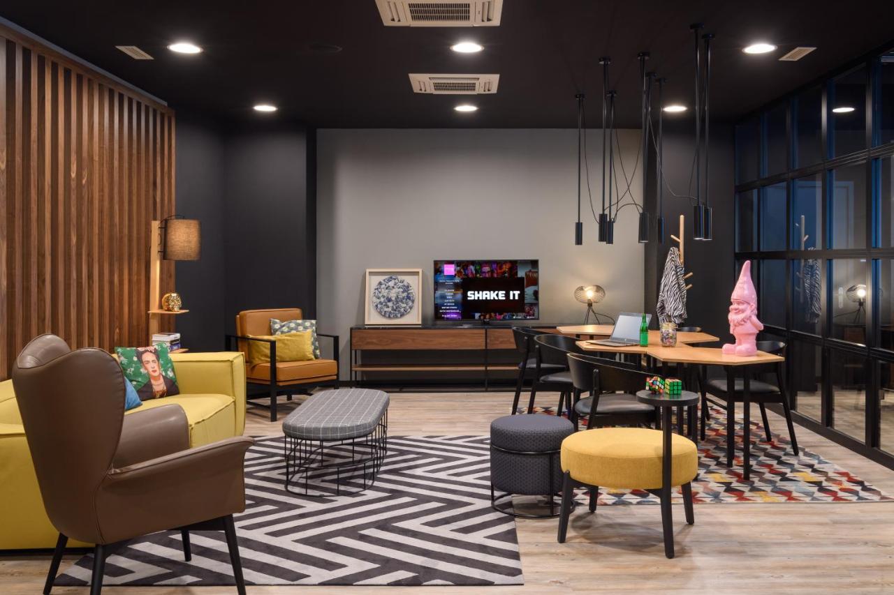 Отель Moxy Lisboa Oriente Экстерьер фото